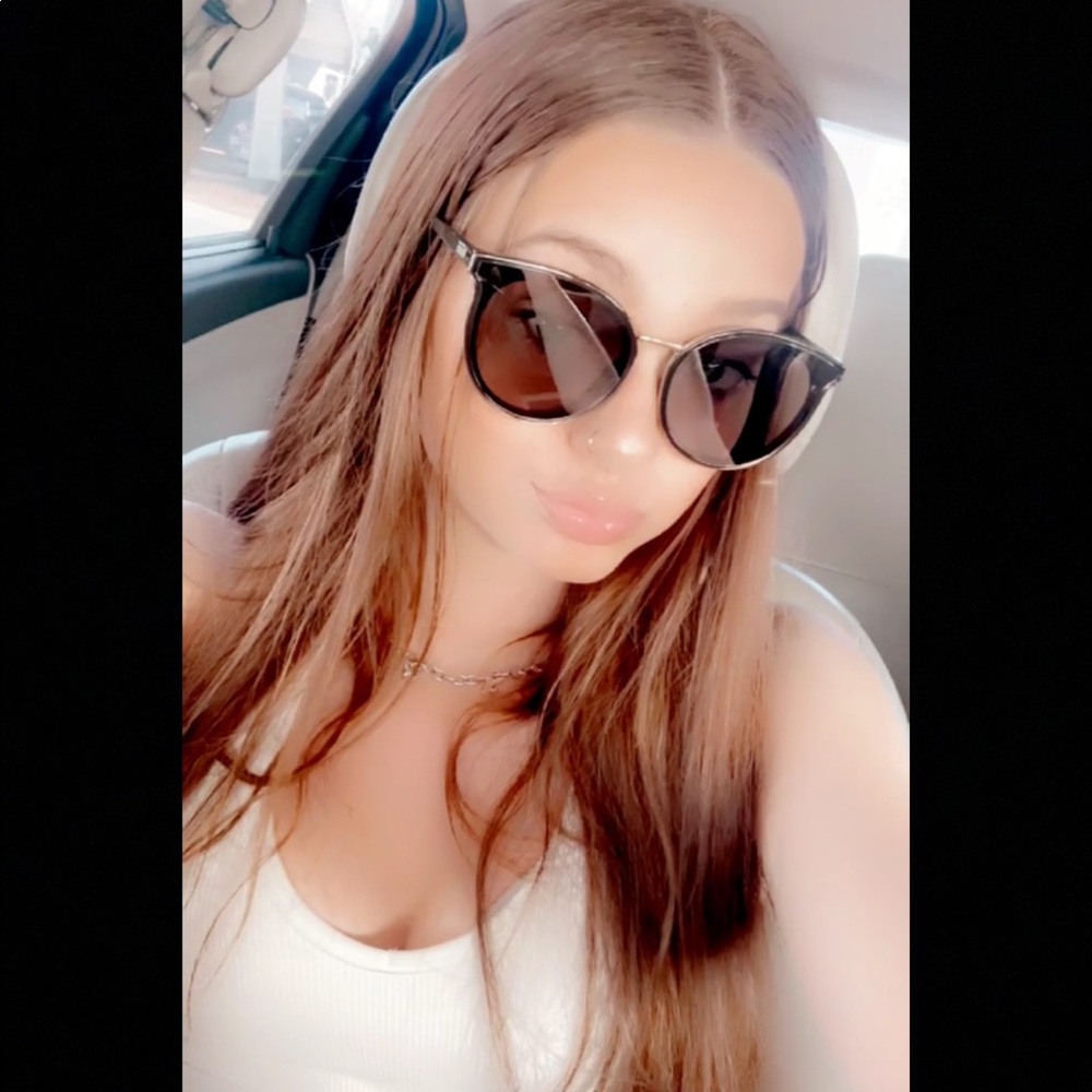 Meet your Posher, Khloe